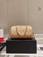 Chanel  hand-held crossbody bag - Image 13