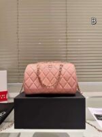 Chanel  hand-held crossbody bag - Image 11