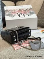 Dior handbag with crocodile leather texture - Image 6