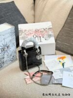 Dior handbag with crocodile leather texture - Image 4