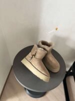 UGG women’s snow boots - Image 5