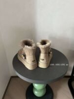 UGG women’s snow boots - Image 6