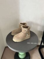UGG women’s snow boots - Image 7