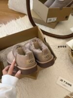 UGG shoes - Image 5