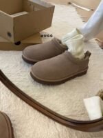 UGG shoes - Image 2