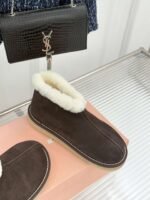 miumiu The new model of snow boots features a premium wool lining. - Image 7