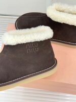 miumiu The new model of snow boots features a premium wool lining. - Image 5