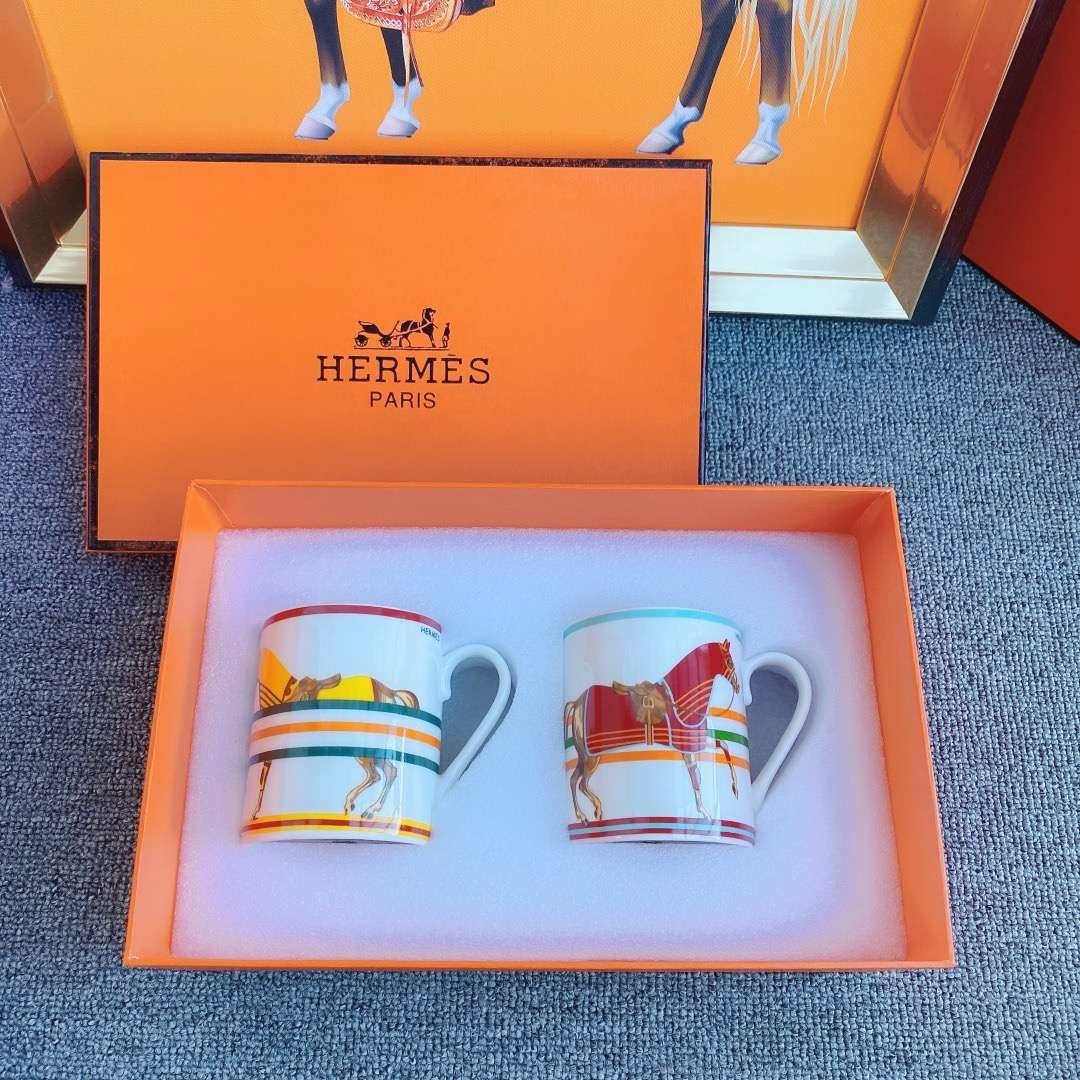 微信图片_20260107104049_512_6.jpg Hermès Mug Classic Warhorse Print - Image 1