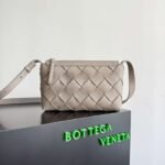BOTTEGA VENETA High-Quality 1:1 Replica Bag Dimensions: 25*15*5 cm - Image 7