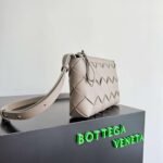 BOTTEGA VENETA High-Quality 1:1 Replica Bag Dimensions: 25*15*5 cm - Image 6
